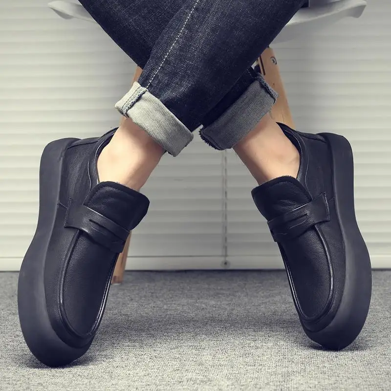 Кожаная обувь на высоком каблуке, мужская осенняя новинка 2023 года, Новая мужская официальная одежда, Деловые черные повседневные ботинки Martin, мужская обувь с