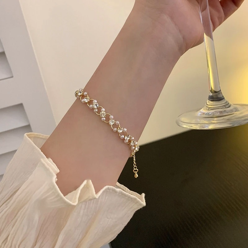 Корейский женский элегантный браслет со стразами, новый модный Изысканный браслет с цирконом и жемчугом, 2023, Модные украшения для отдыха и вечеринок, подарки