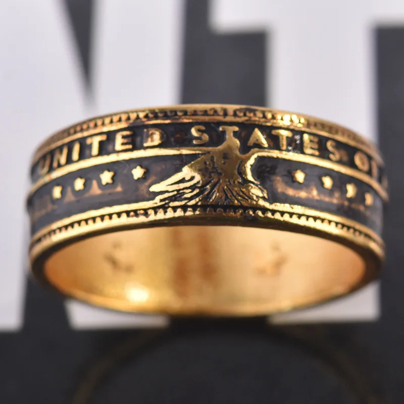 Мужское кольцо с долларовой монетой с гравировкой 