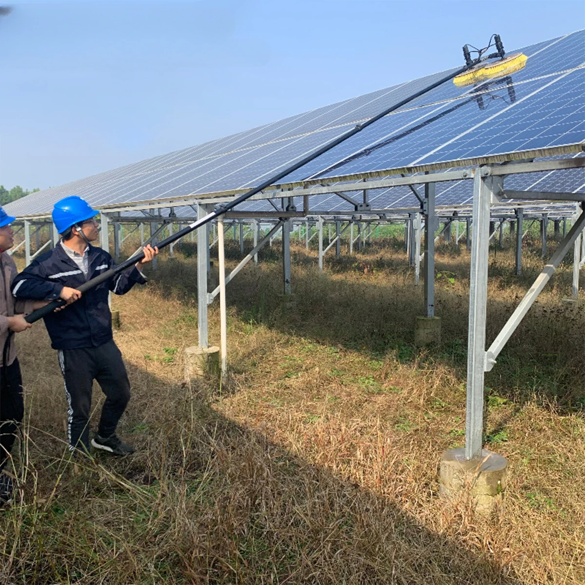 Оборудование для очистки солнечных панелей Вращающаяся Солнечная Электрическая Фотоэлектрическая щетка длиной 7,2 м Для очистки солнечных панелей на солнечной ферме
