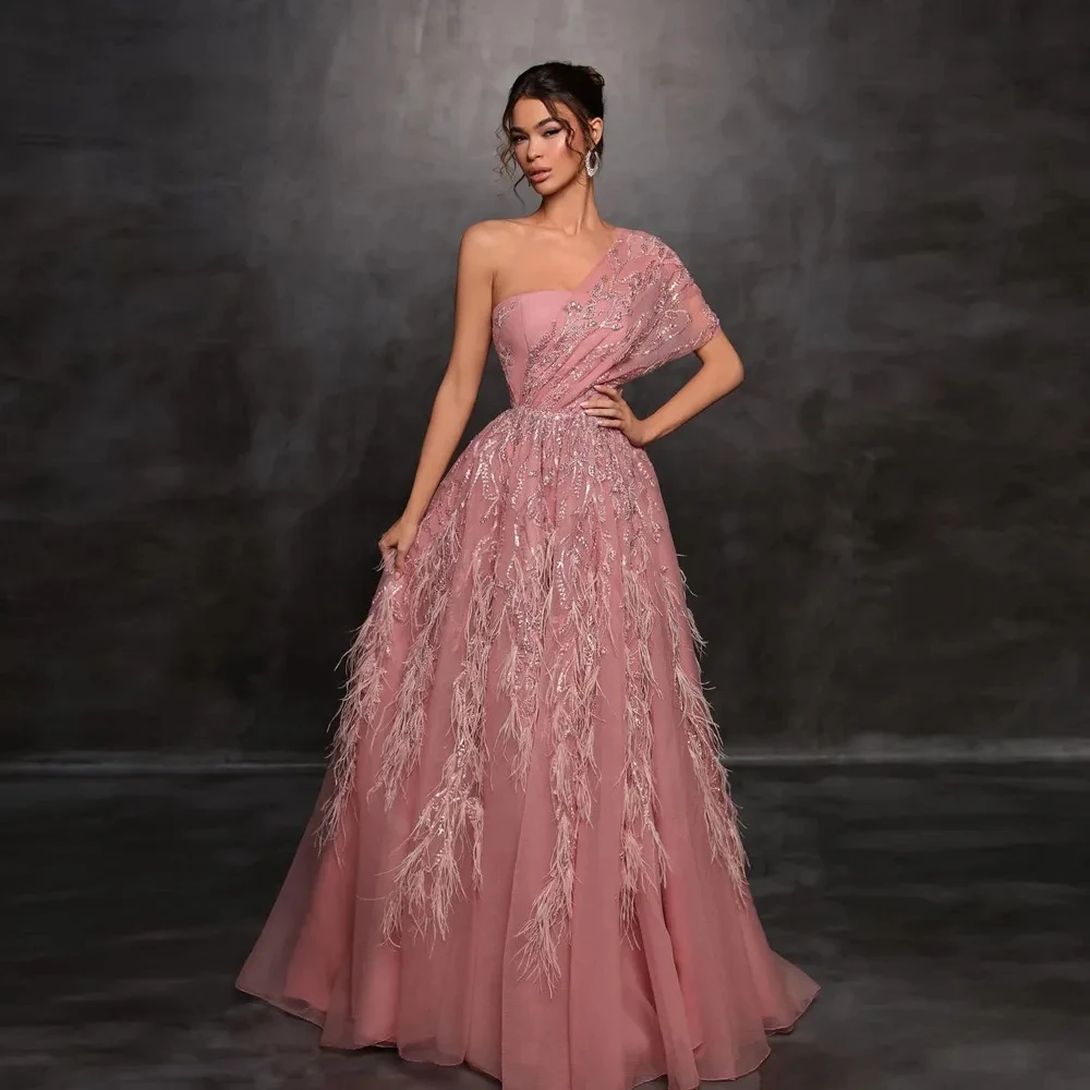 Розовый Тюль, Роскошные Кисточки из перьев, Длинные платья для выпускного вечера с рукавом на одно плечо, блестки, перо, Дубайское Арабское вечернее платье для вечеринок 2023 года